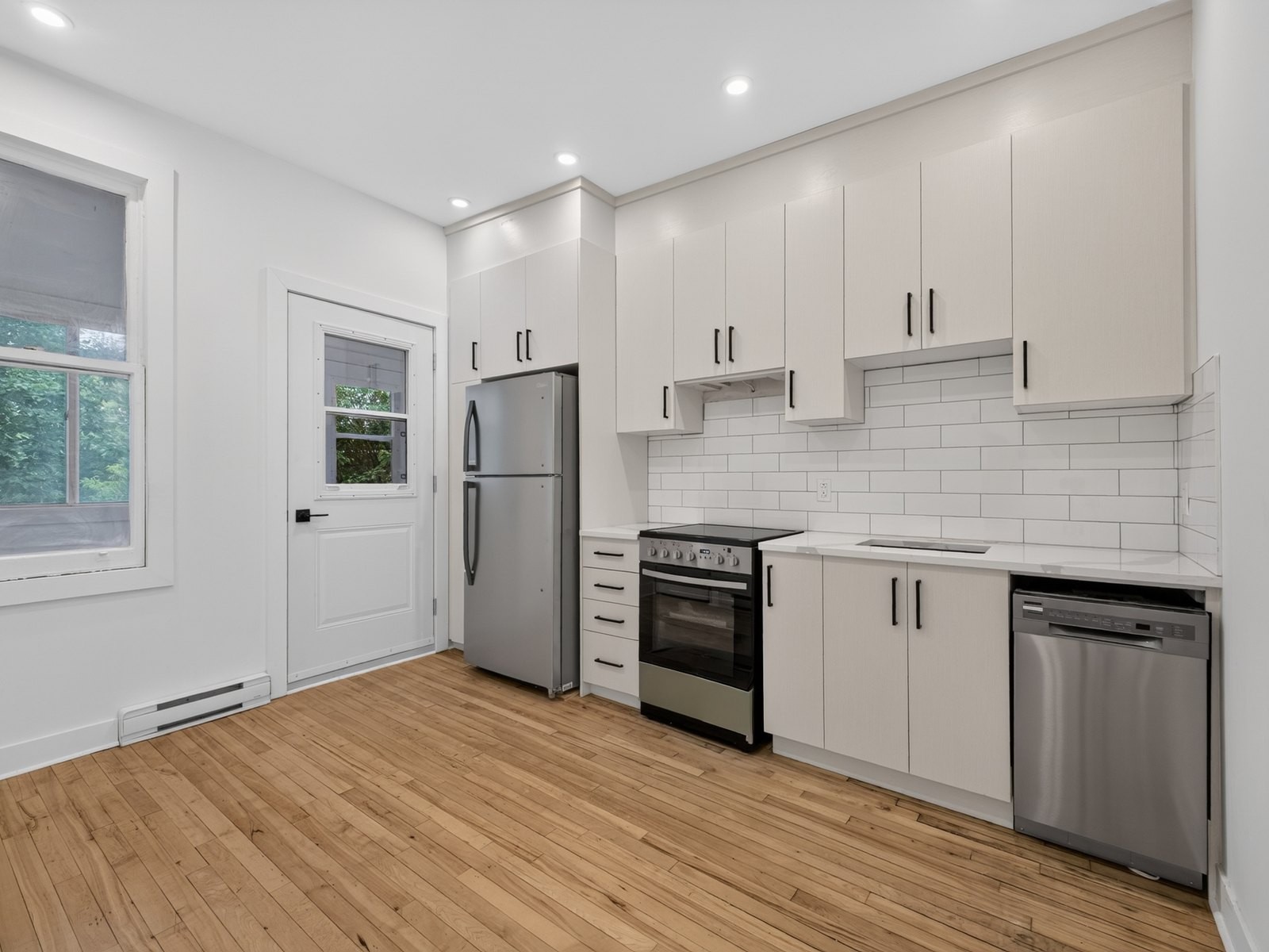 Bright renovated 4½ facing the riverside park | Verdun | 1 month free