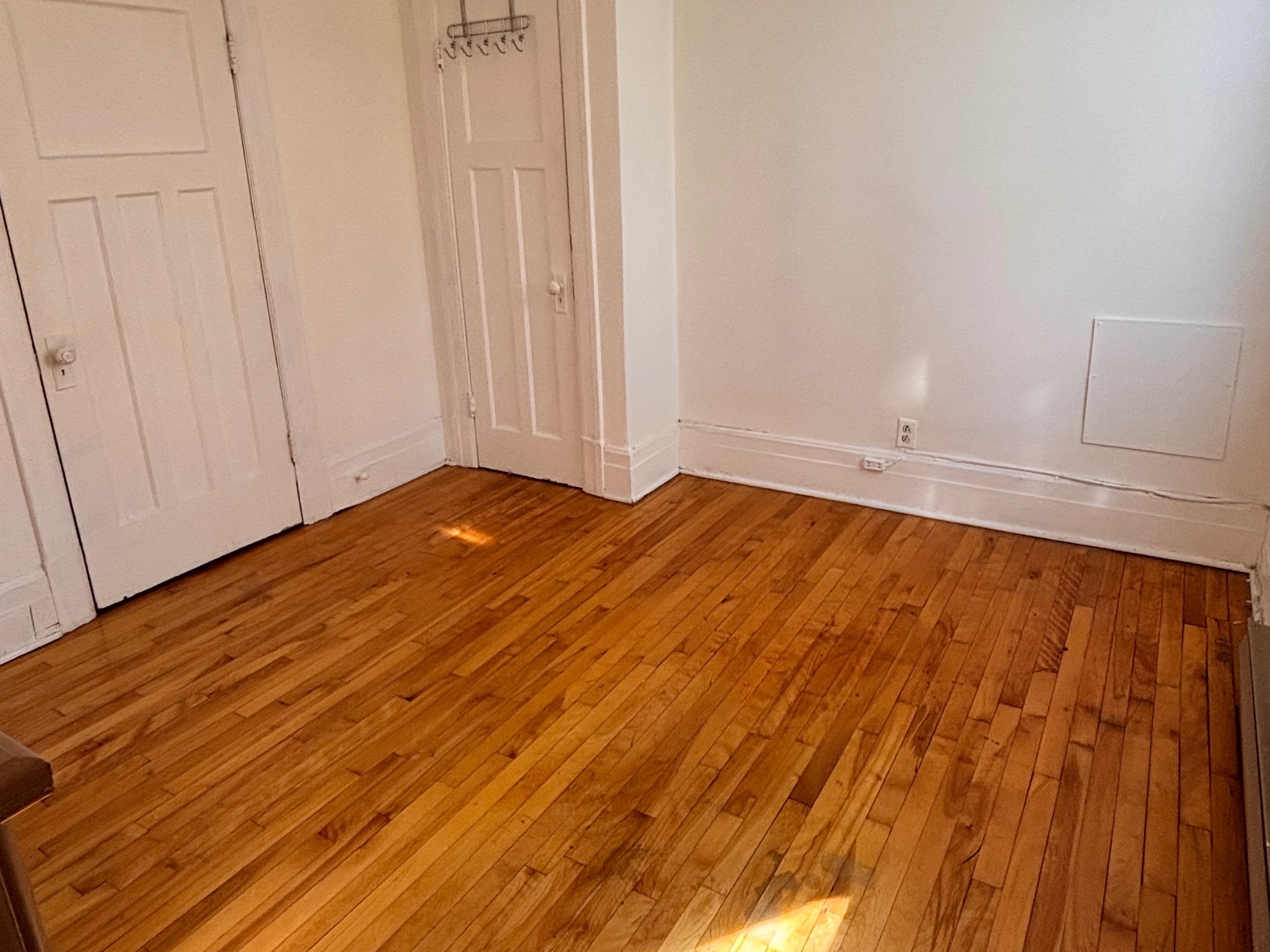 URGENT ISO ROOMMATE - HUGE OUTREMONT FLAT